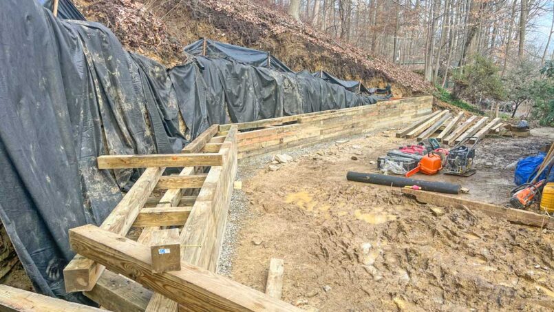 Building the timber retaining wall