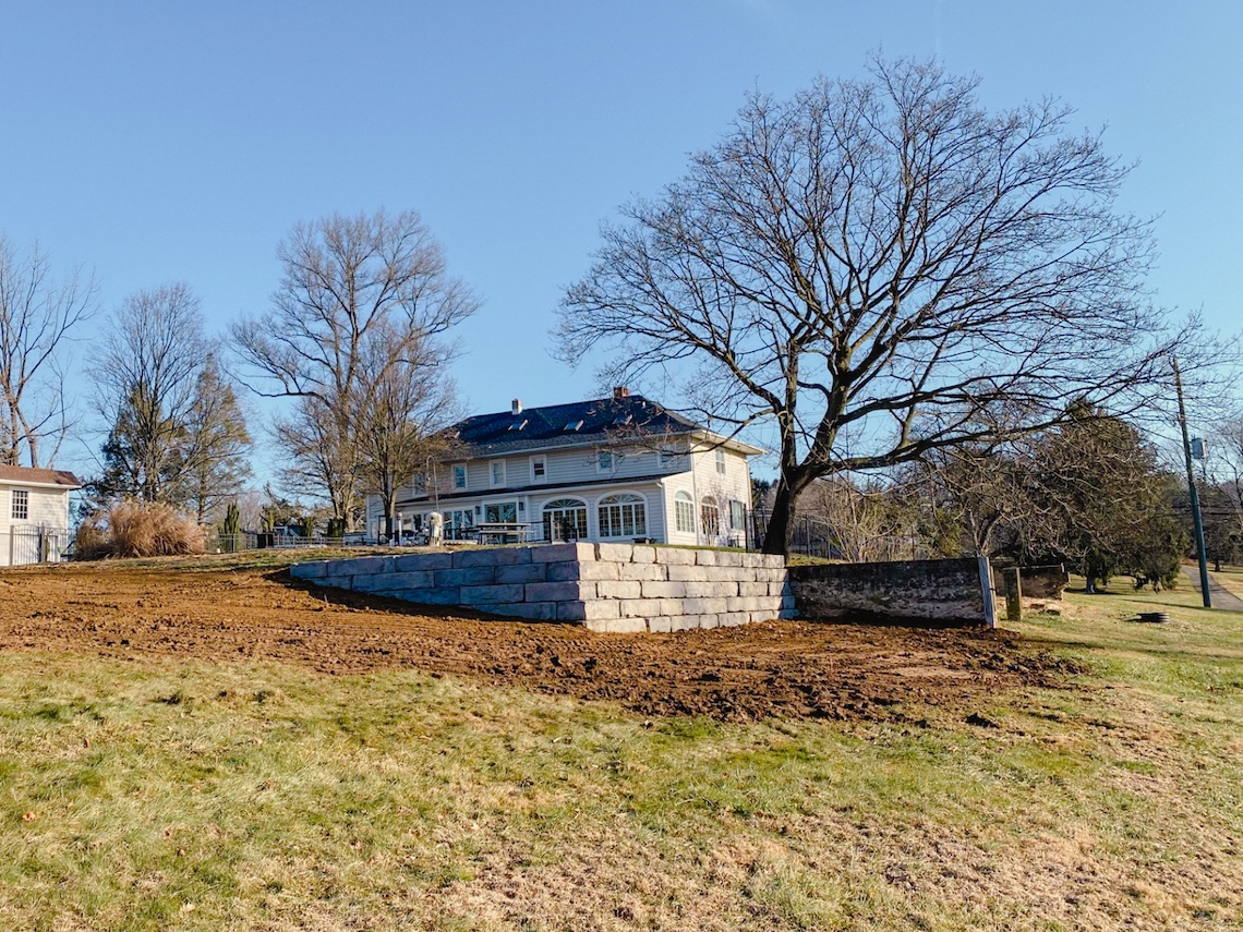This Grand Ledge retaining